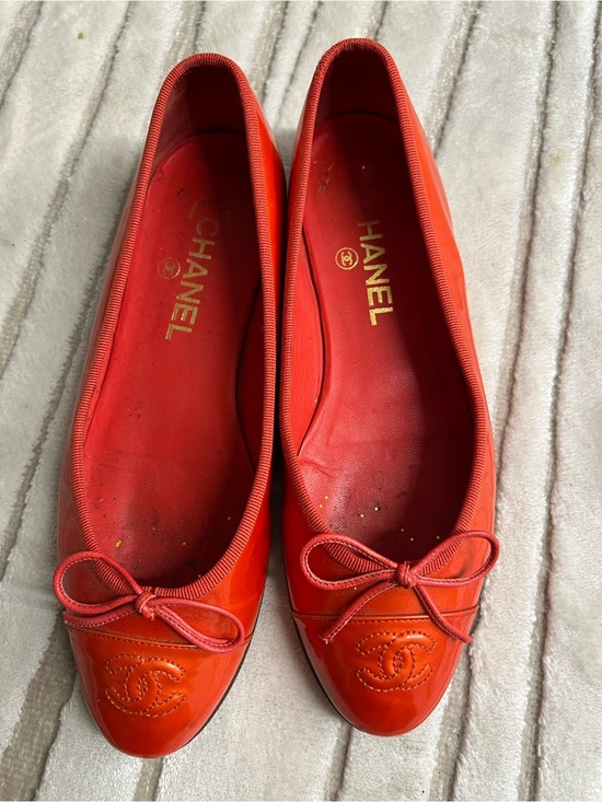 CHANEL Shoes - CHANEL Orange-Red Patent Leather Ballet Flats with Bow